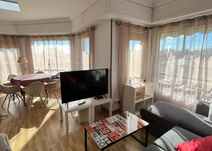 4 Bedrooms -Seneca Center Apartment Alicante
