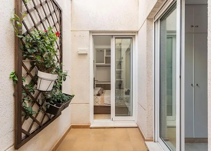 CastelPlace beach con plaza de Garage incluida, free parking&AC Alicante