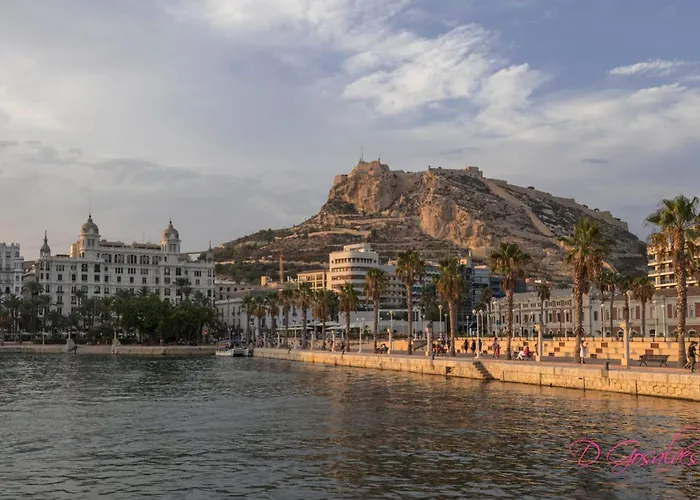 El Barrio Alicante , Playa y Casco Antiguo