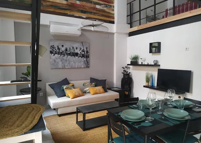 Centrico apartamento familiar con patio privado Alicante