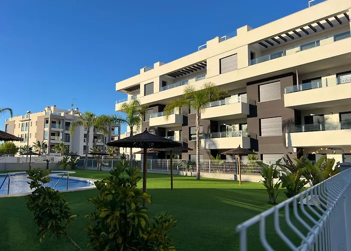 Poolside 2Br Apartment Villamartin Alicante