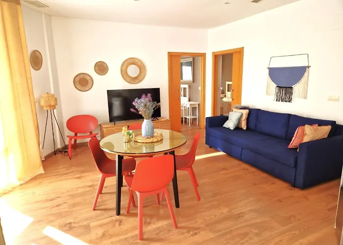 Very Centric Apartment, Lightful, Well Equipped And Decorated, With Castle Views, And Besides A Nice Plaza In Old Town Alicante
