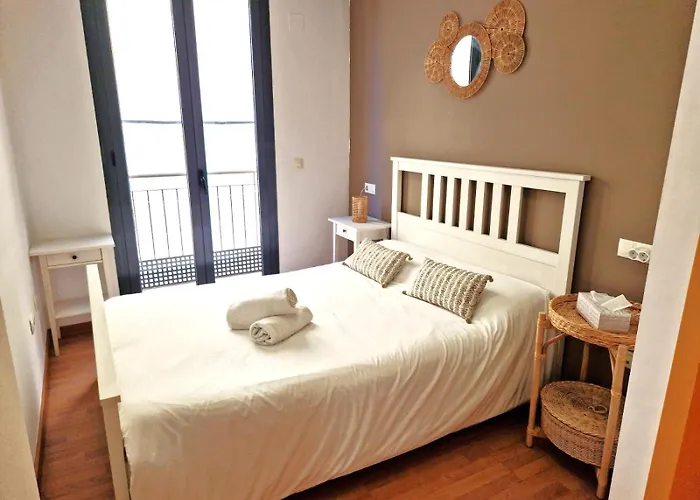 Very Centric Apartment, Lightful, Well Equipped And Decorated, With Castle Views, And Besides A Nice Plaza In Old Town Alicante