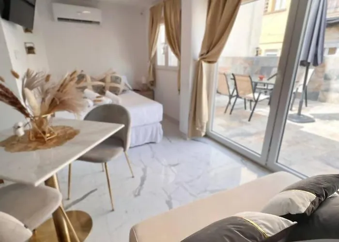 URBAN Estudio elegante con terraza Alicante