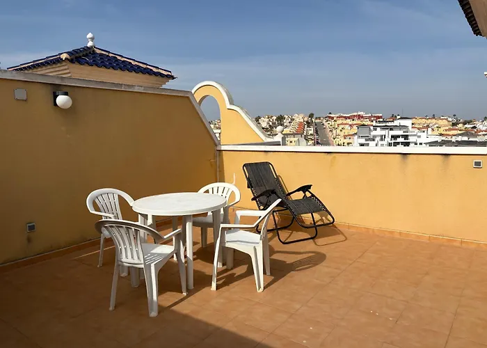 Top Floor Spacious Apartment With Roof Terrace Villacosta