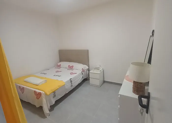 Hiromi Room Calle Julio Antonio Alicante