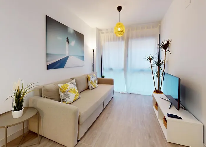 Breton 17- Apartamentos con pisicna climatizada en Alicante centro