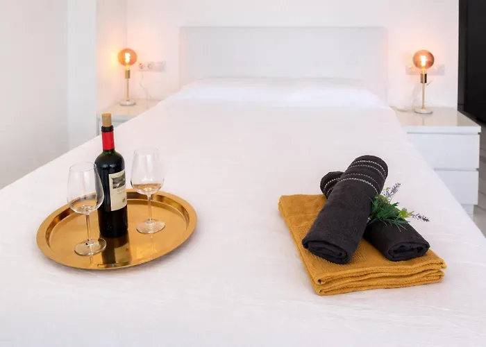 Romantic Sea View Studio With Jacuzzi In Alicante Center
