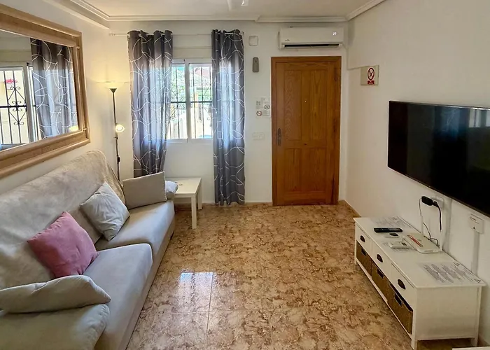 Tranquil Self Catering Golf Course Apartment Alicante