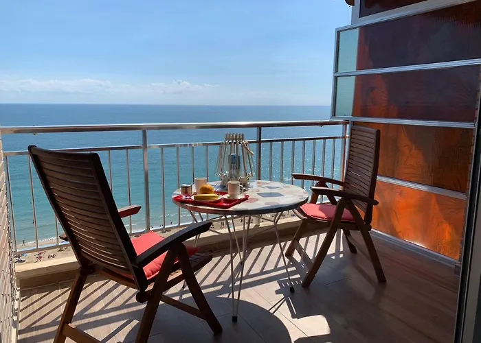 Apartamento Con Vistas Al Mar Primera Linea De Playa Del Postiguet Alicante