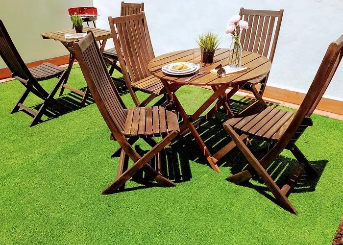 Large Apartment With Large And Sunny Terrace - Garden , Alicante Center